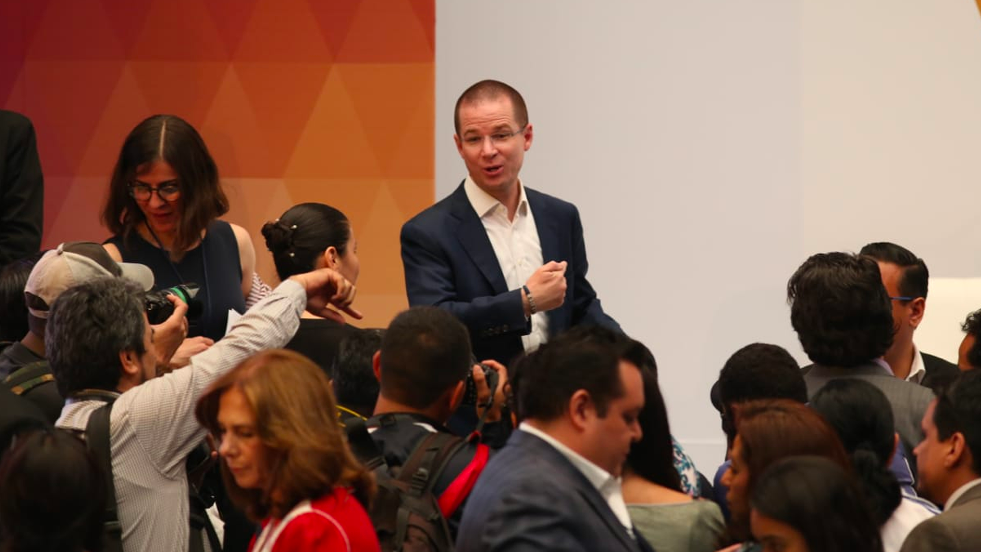 Anaya responde a Calderón que no entrará en polémica