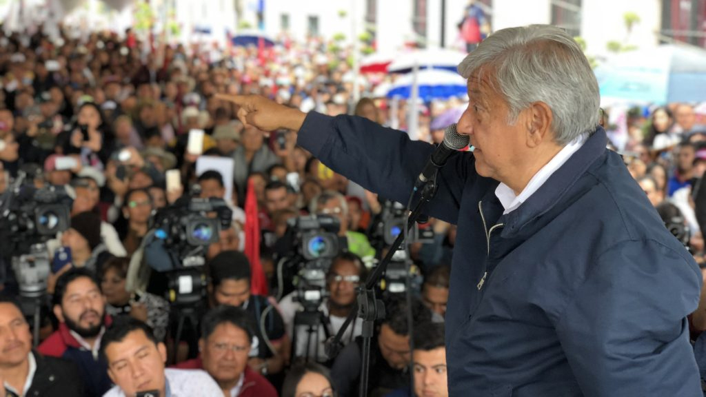 López Obrador plantea lanzar licitación para NAIM