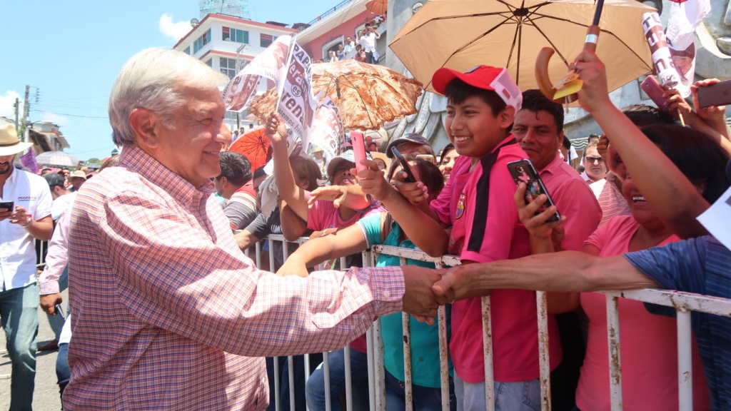 AMLO arremete contra consejeros del INE por declaraciones sobre Nestora - andres-manuel-lopez-obrador-papantla