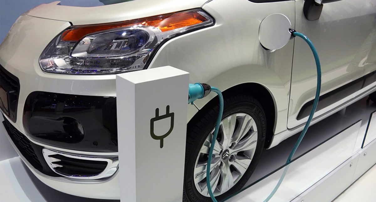 En 2040, 55 por ciento de los autos serán eléctricos: Bloomberg