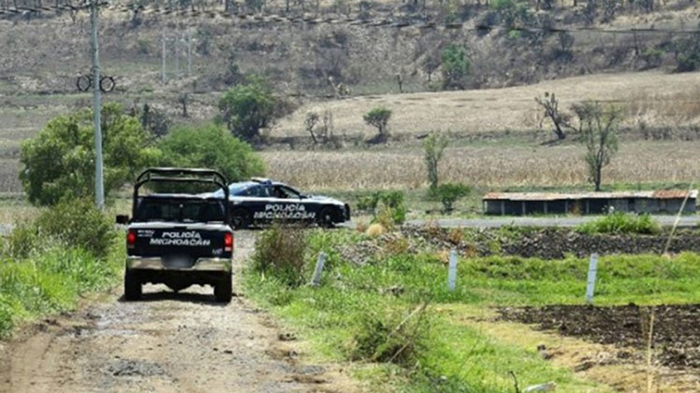 Balean a mando policiaco en Tingambato, Michoacán