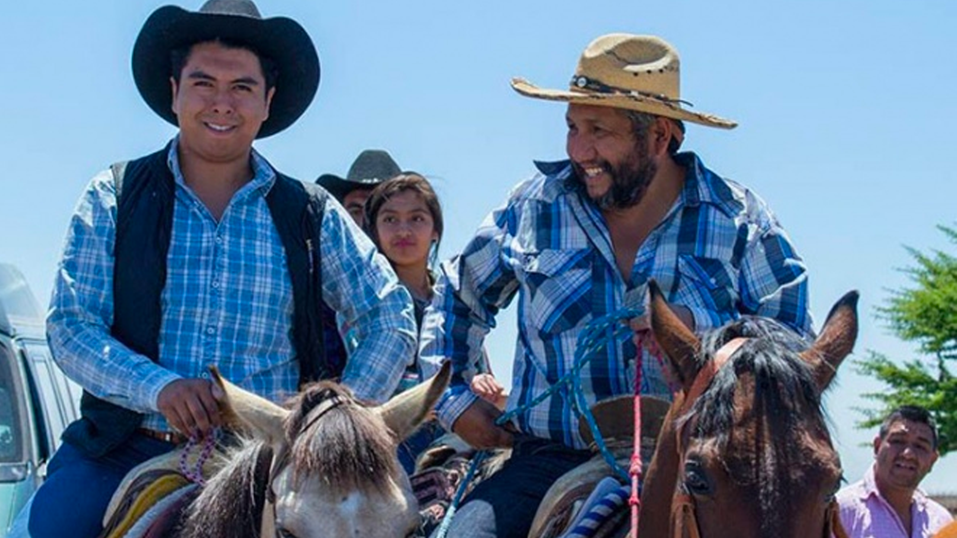 Candidato en Hidalgo podría quedar fuera de elecciones tras cabalgata religiosa