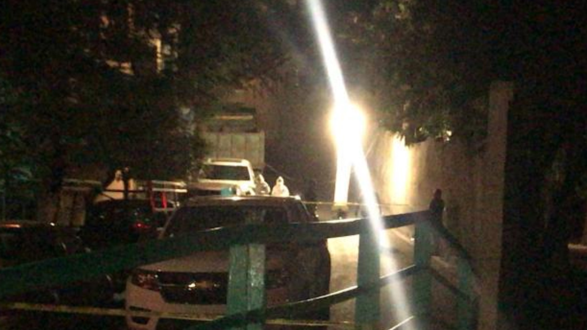 Descubren cadáver en una camioneta en Monterrey