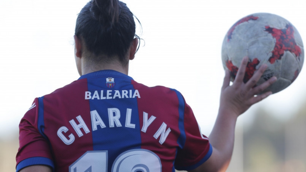 Charlyn Correa se corona como la máxima goleadora en España