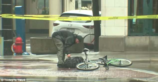 #Video Derriban a ciclista por vaciar paquete sospechoso de bomba - ciclista-bomba