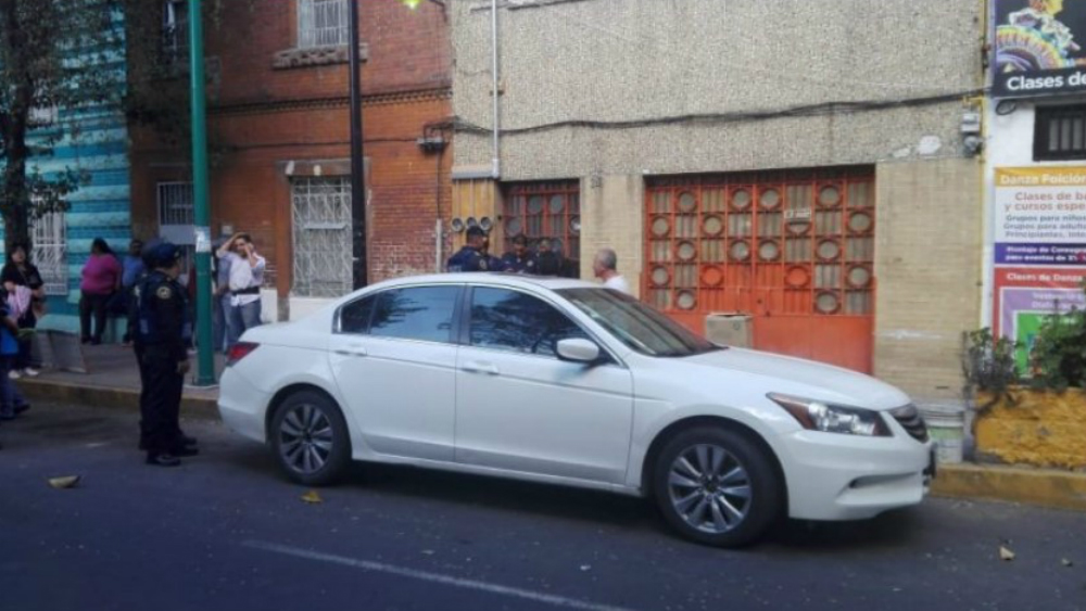 Mueren dos adultos mayores tras desplome de elevador en la Guerrero