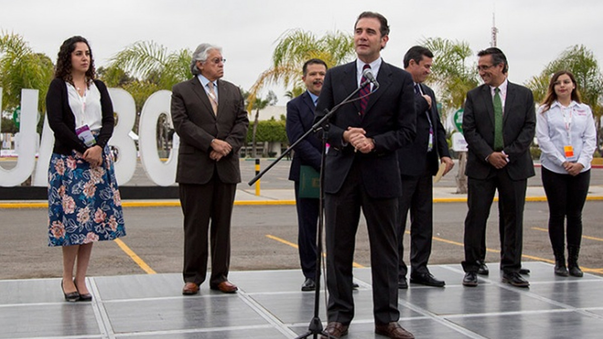 Lorenzo Córdova defiende la realización de debates presidenciales