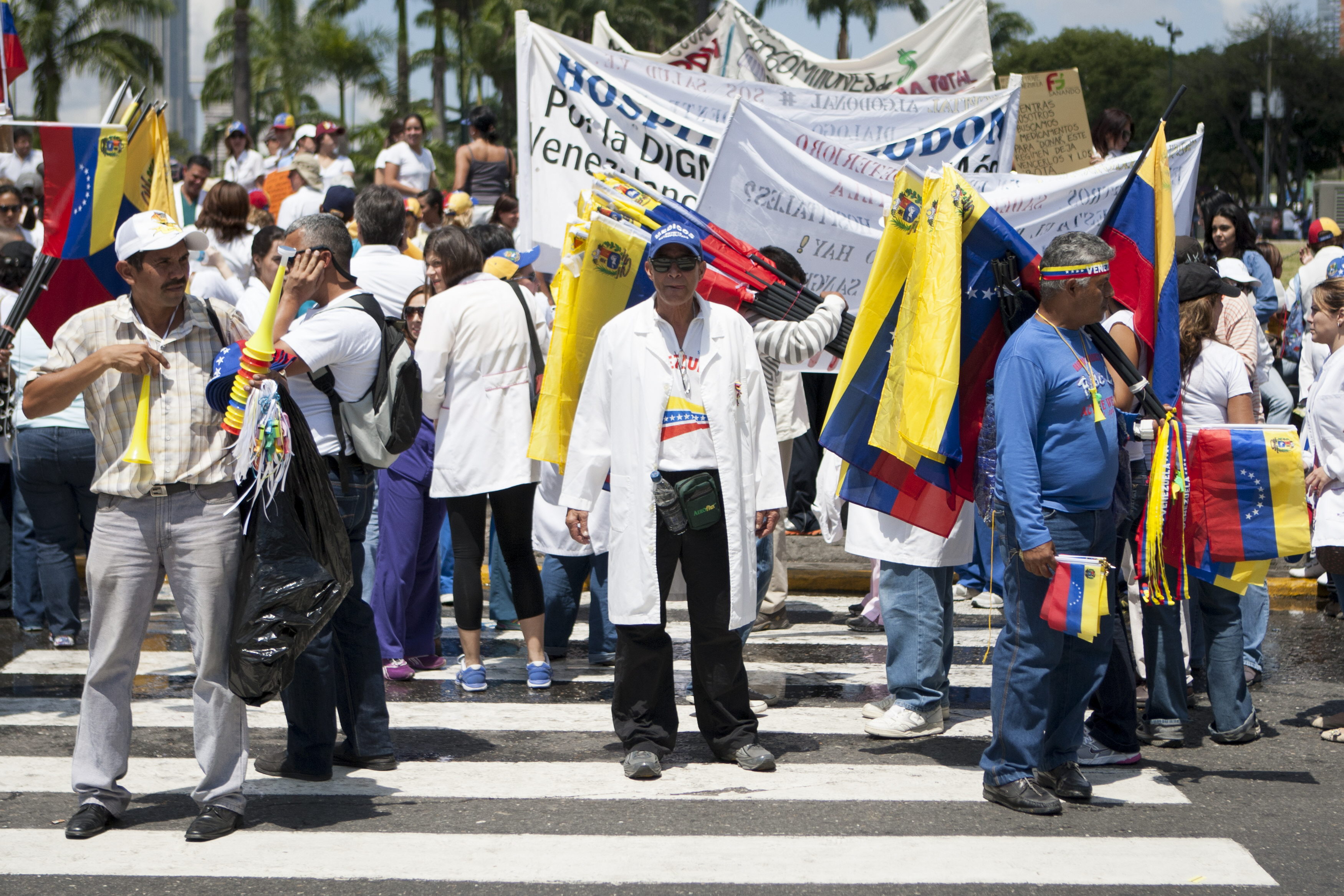 Médicos venezolanos denuncian persecución y limitación de funciones - doctores-venezuela2