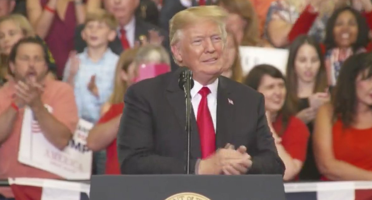 Donald Trump retoma idea de que México pagará por el muro, EPN responde