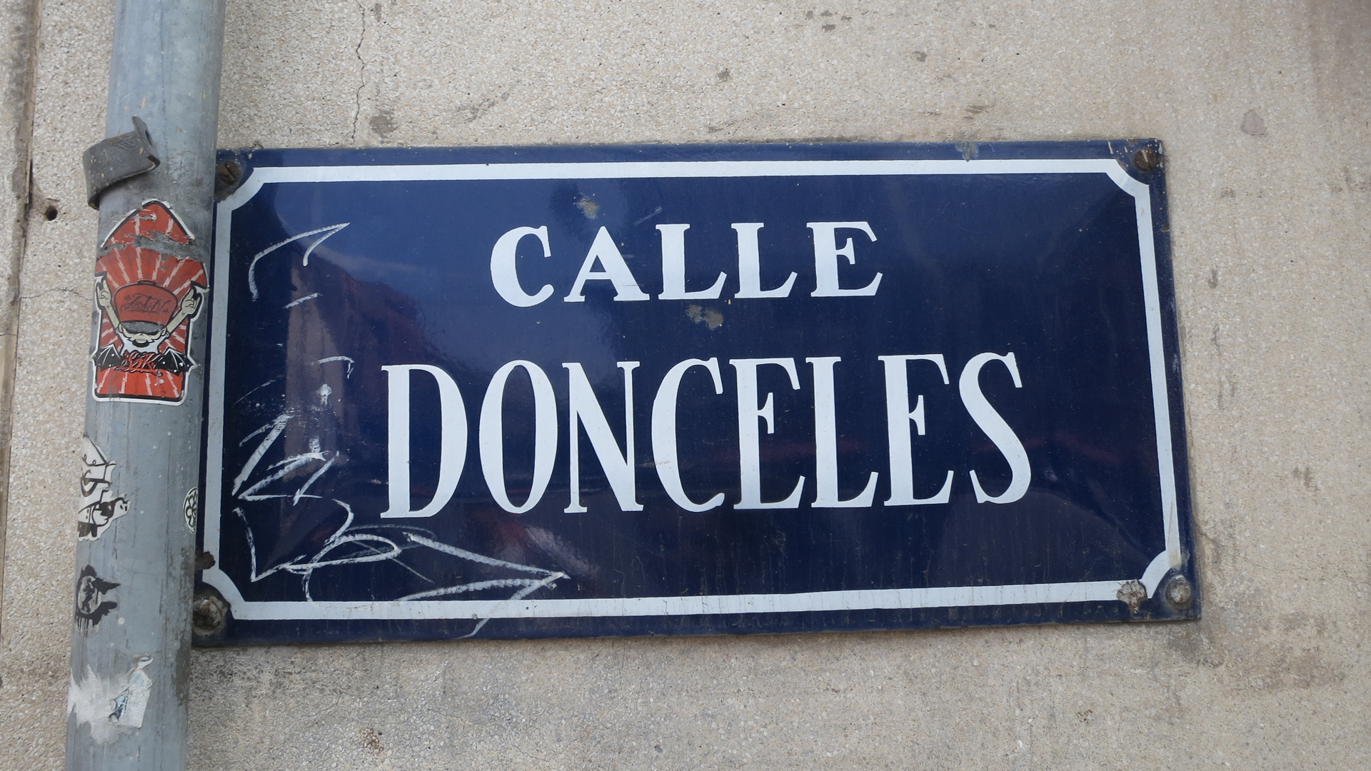¿De dónde viene el nombre de la calle de Donceles?