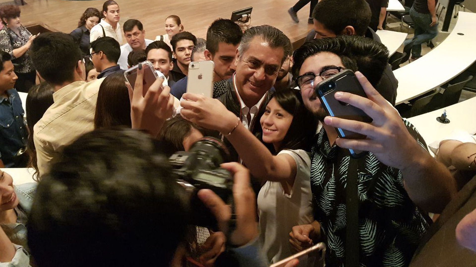 Jaime Rodríguez revela que, de no ser candidato, votaría por López Obrador Jaime Rodríguez revela que, de no ser candidato, votaría por López Obrador