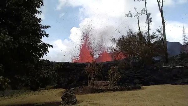Vuelve para checar su casa de Hawaii y encuentra lava en el jardín - erupcion-volcan-kilauea-en-hawai-sf-20-1