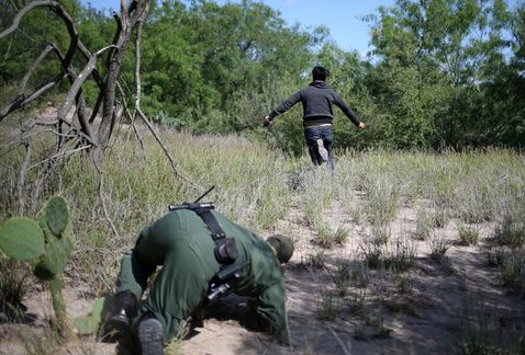 Fotografías muestran escape de joven en frontera sur de EE.UU. - escape3