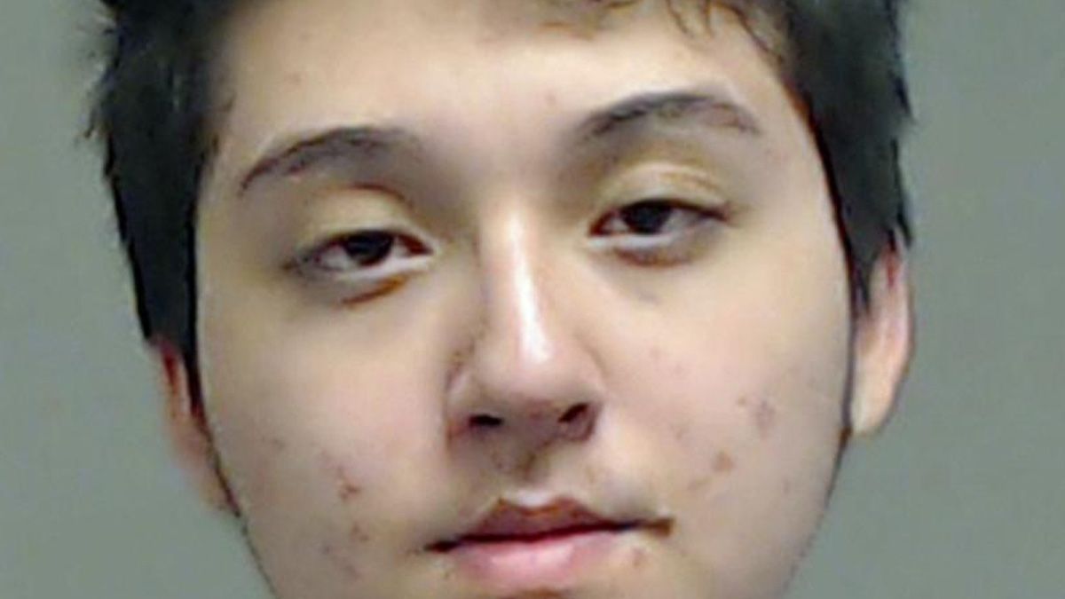 Detienen a estudiante en Dallas que planeaba tiroteo masivo