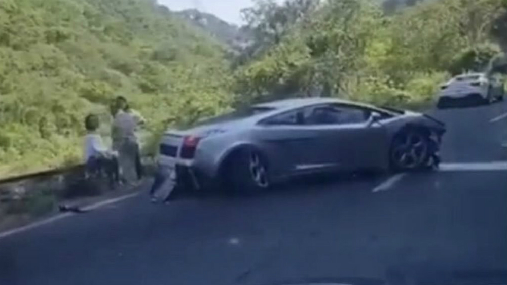 Carambola de Ferraris en Morelos; huían de la policía
