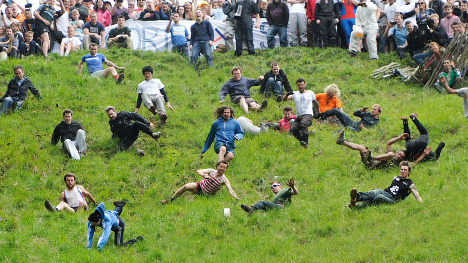 #Viral Así celebran el ‘Festival del queso rodante’ en Inglaterra #Viral Así celebran el ‘Festival del queso rodante’ en Inglaterra