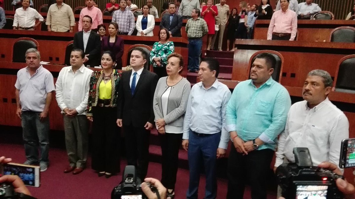 Toma protesta Jorge Zuriel de los Santos Barrila como fiscal de Guerrero - fiscal-3