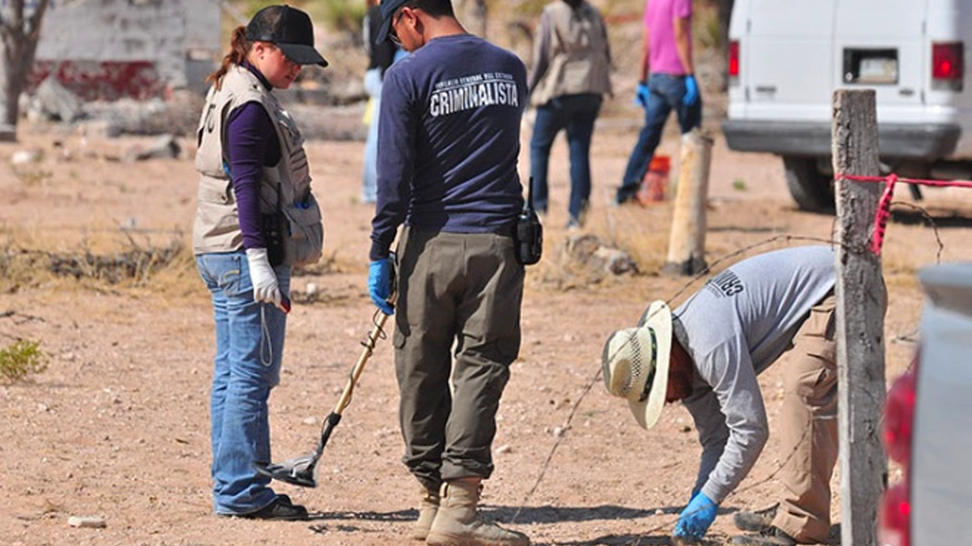 Encuentran cuatro cadáveres en tres fosas clandestinas de Juárez