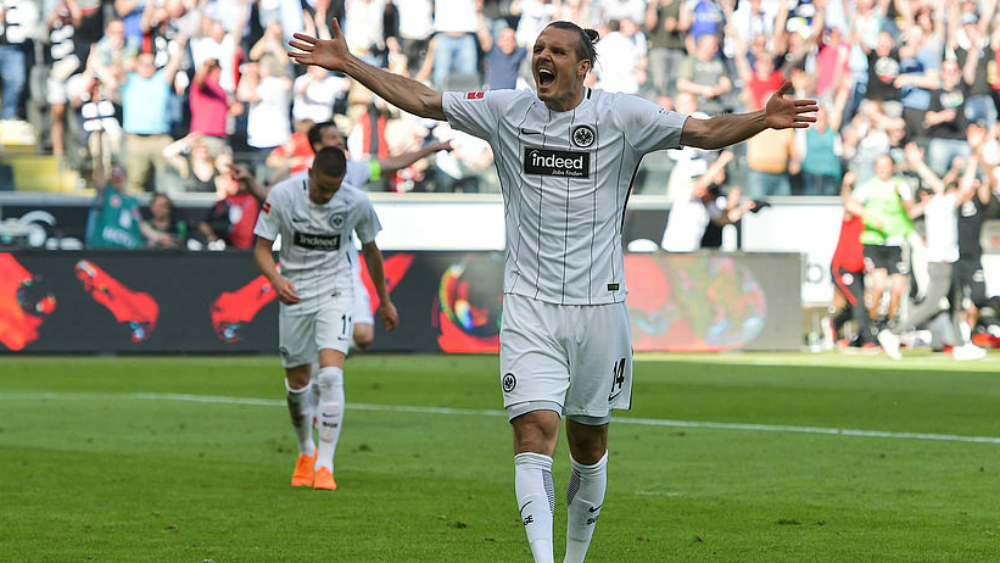 Salcedo regresa y el Eintracht Frankfurt se pone a un punto de puestos europeos - frankfurt