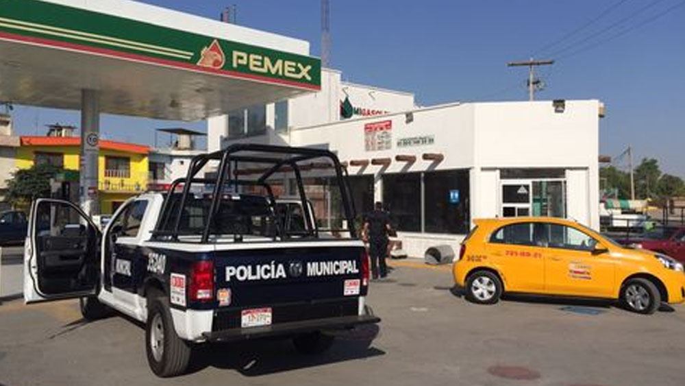 Muere hombre en baño de gasolinera en Coahuila