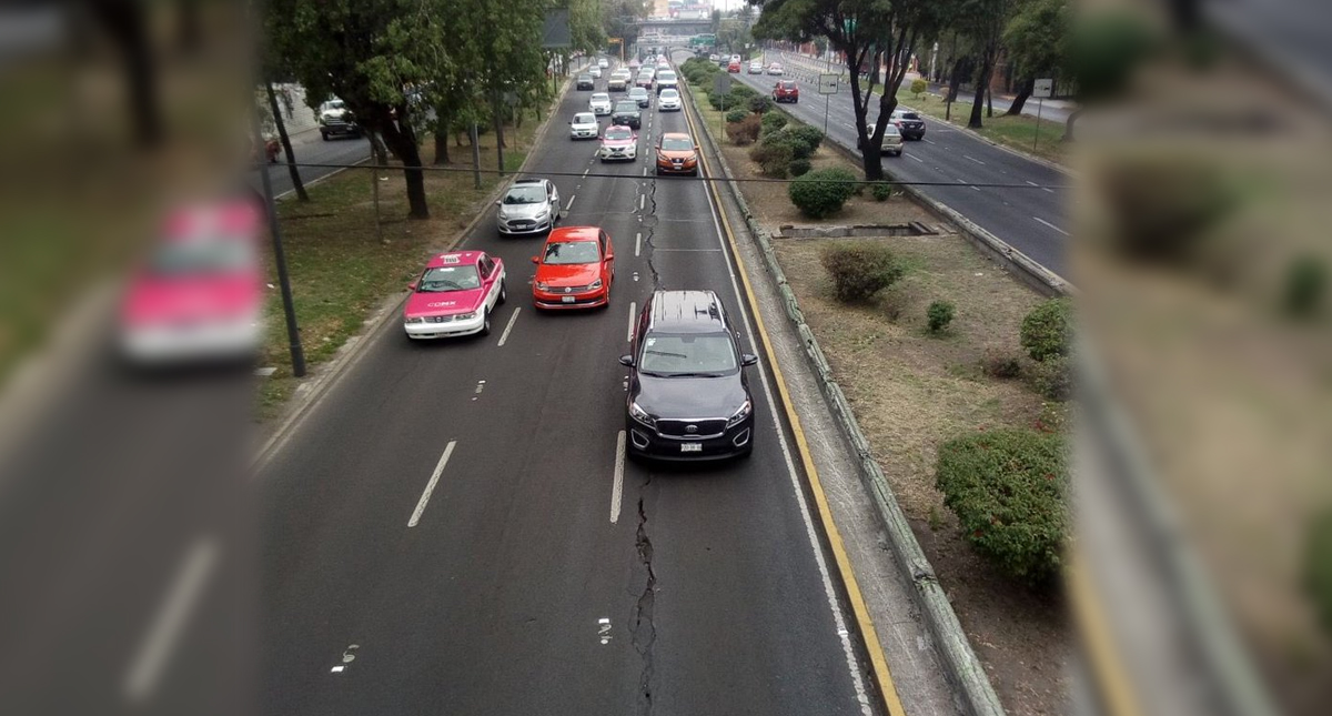 Surge grieta de 30 metros en sobre Viaducto Río de la Piedad