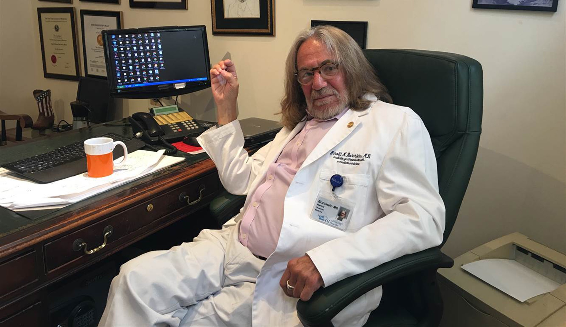 Trump fue quien me dictó carta sobre su estado de salud: doctor - harold-bornstein