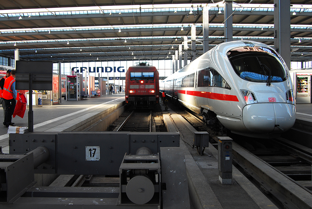 Multan a abuela por portar arma de fuego falsa en tren - hauptbahnhof-munich