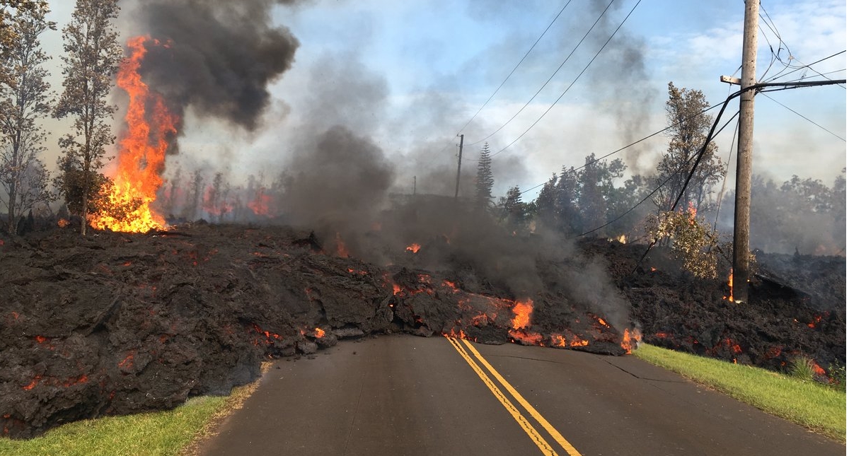 Erupciones del Kilauea desplazan a mil 700 habitantes