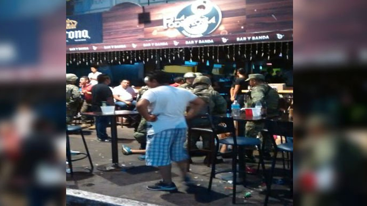 Balean a hombre en bar de Acapulco