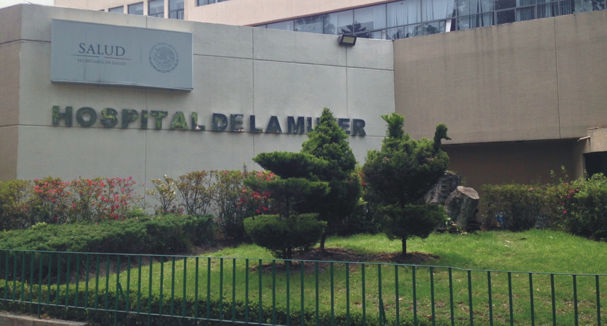 Mujer finge embarazo, pero ocultaba mariguana en el vientre