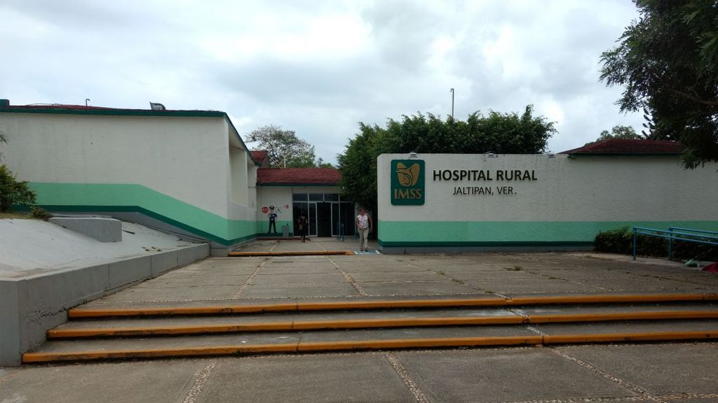 Retiran tumor de 15 kilogramos a joven en Veracruz