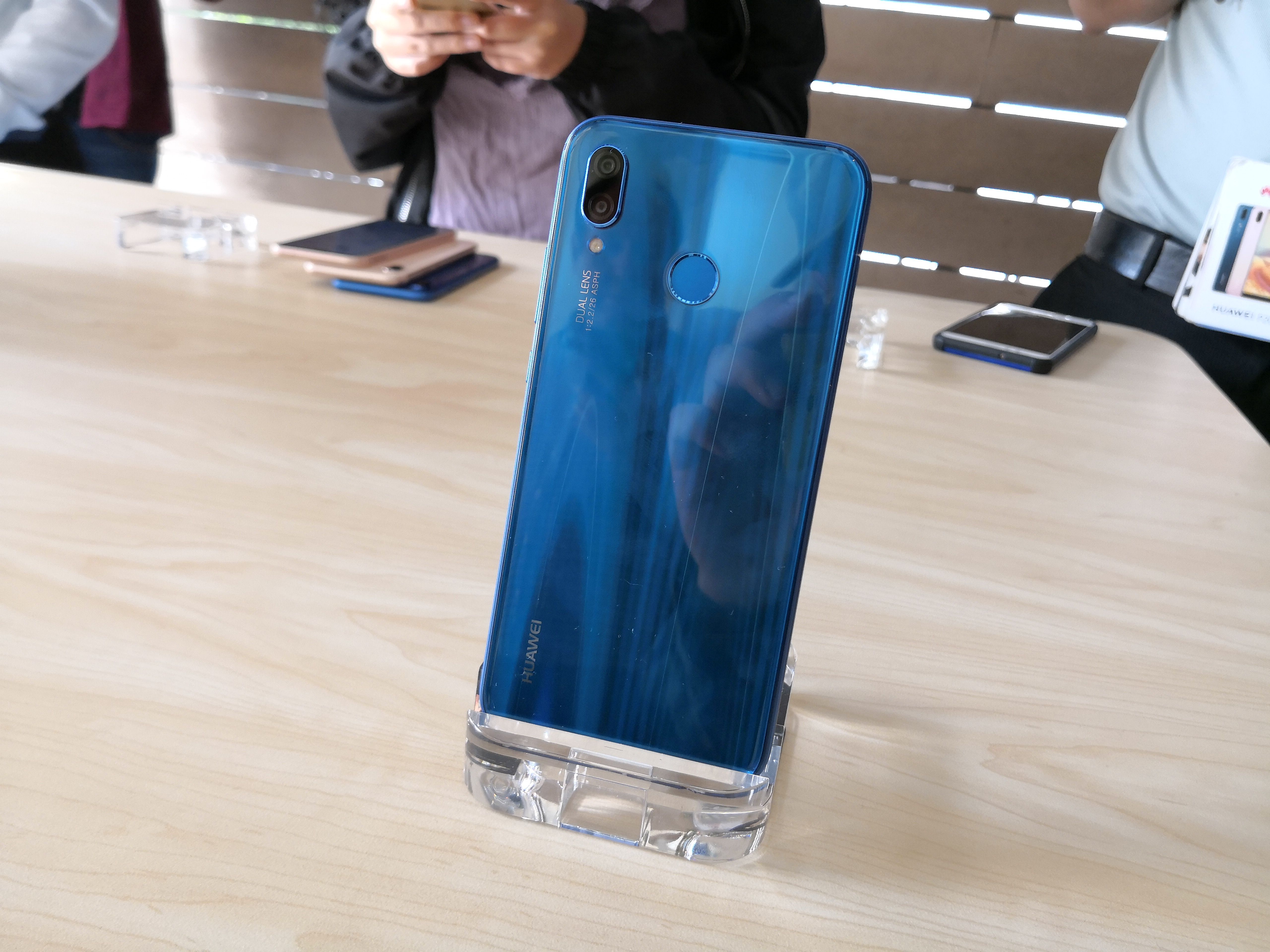 Características, fecha de lanzamiento y precio del P20 lite - img-20180503-092947