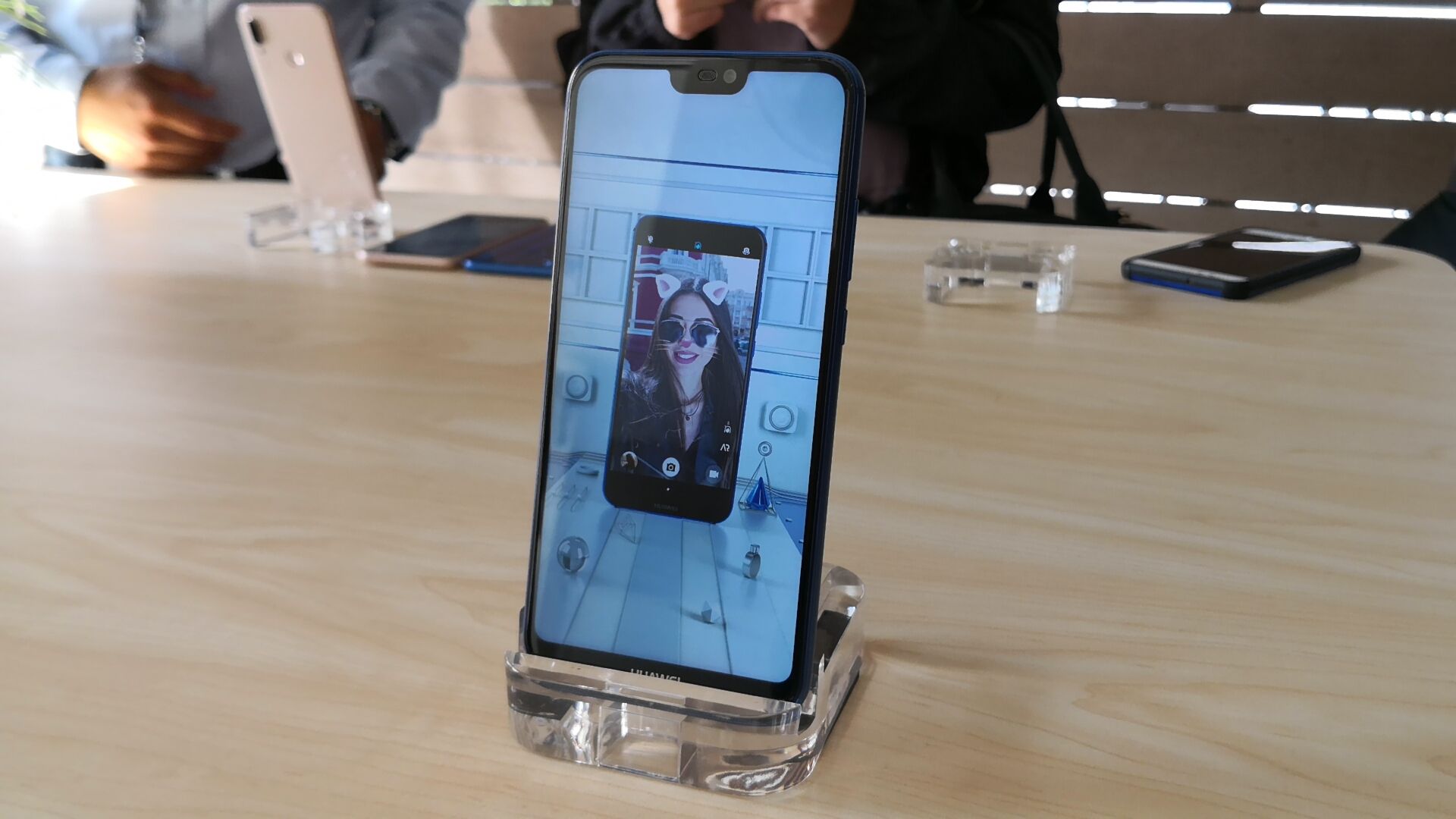 Características, fecha de lanzamiento y precio del P20 lite - img-20180503-093053