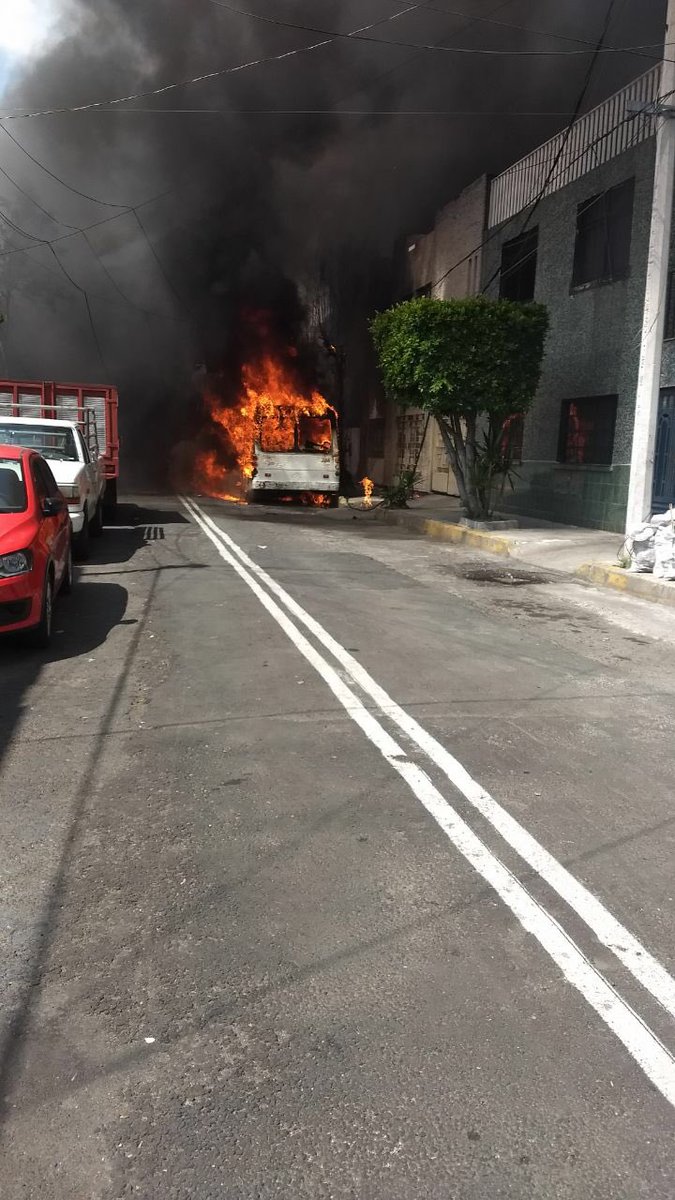Fuerte incendio en bodega de la GAM - incendio-san-jose-de-la-escalera-2
