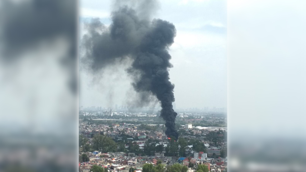 Fuerte incendio en bodega de la GAM