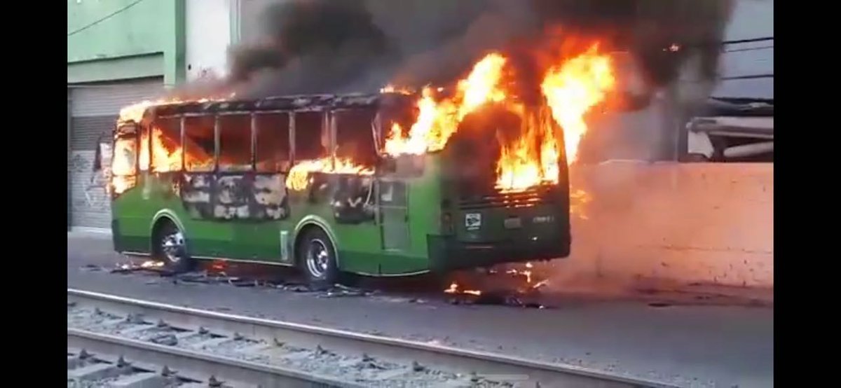 Vehículos incendiados en Guadalajara fueron para distraer investigación - incendio-vehiculos