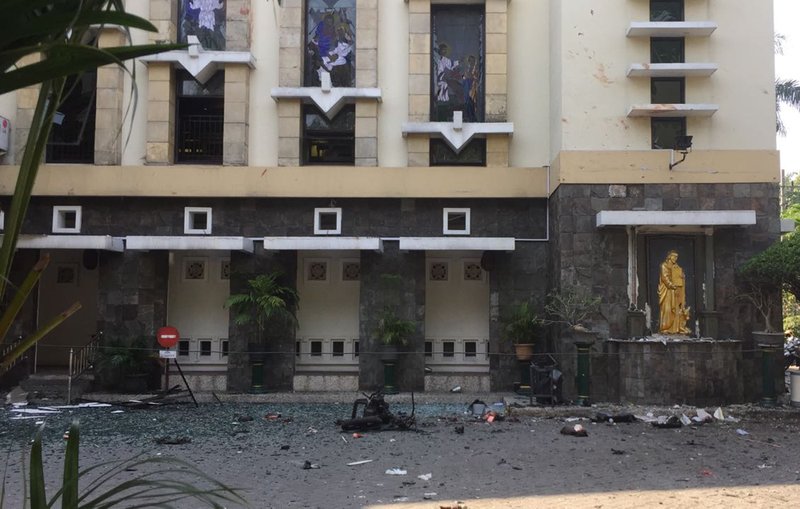 Ataque terrorista perpetrado por familia deja 13 muertos en Indonesia - indonesia2