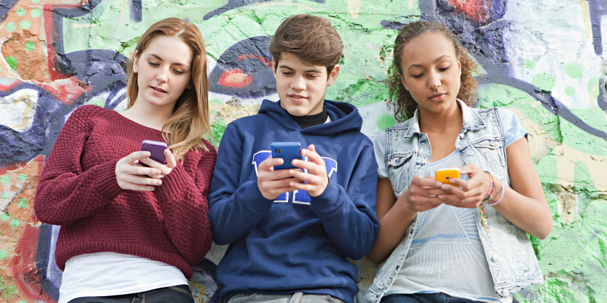 Disminuye uso de Facebook entre adolescentes - jovenes-facebook-redes-sociales