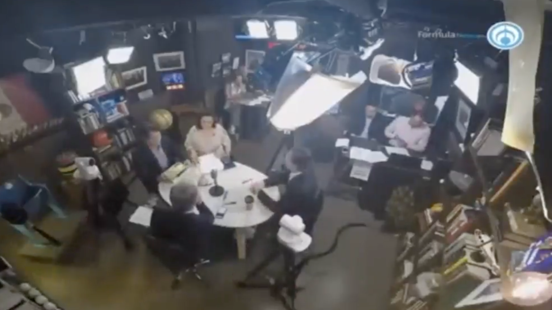 La mesa de los coordinadores de campaña