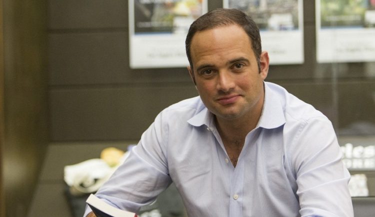 INE seleccionó al azar a ciudadanos que participarán en segundo debate - leon-krauze-libro-basado-charlas-750x435