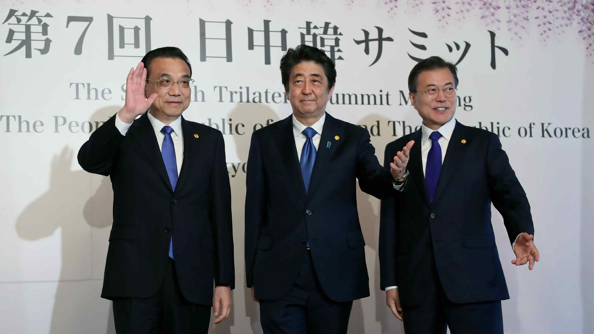 China, Japón y Corea del Sur acuerdan trabajar para desarme de Norcorea - li-keqiang-shinzo-abe-y-moon-jae-in-2