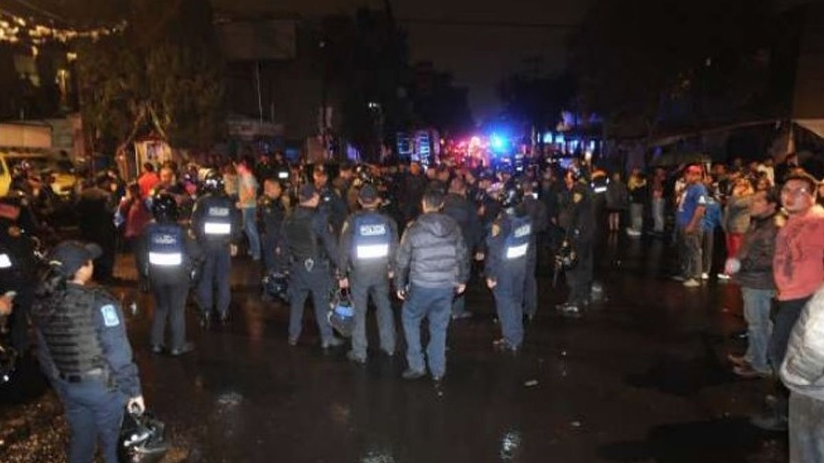 Intento de linchamiento deja 22 policías heridos en Toluca