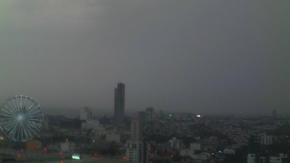 Granizo y lluvia la noche de este viernes en la CDMX