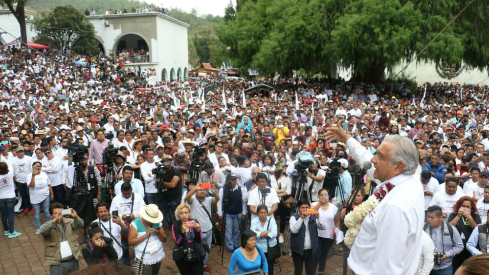 Reafirma AMLO ante CNTE cancelación de reforma educativa