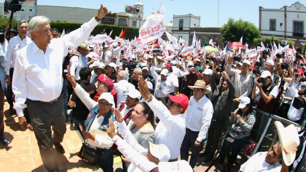Promete AMLO cero corrupción desde primer año de gobierno - lopez-obrador-zitacuaro