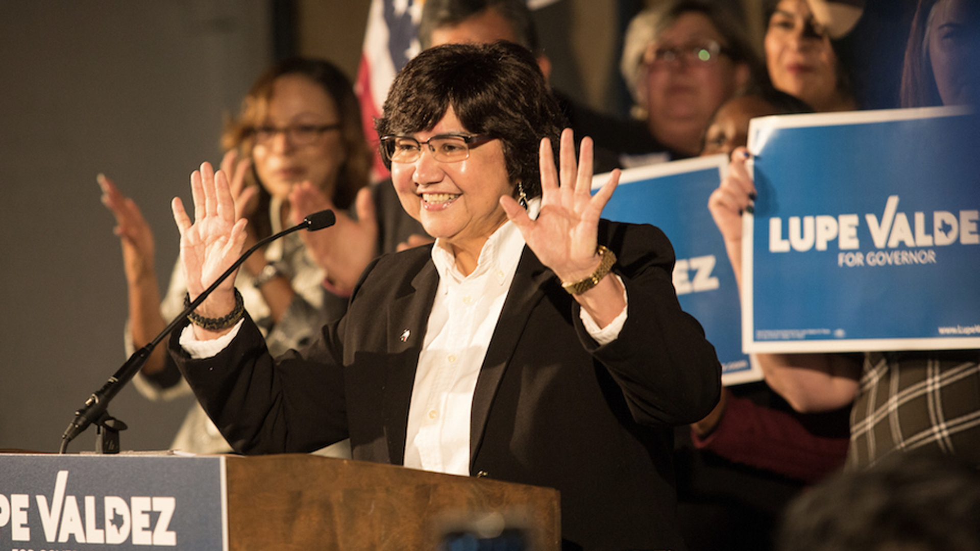 Lupe Valdez compite por ser la primera mujer latina y gay en gobernar Texas