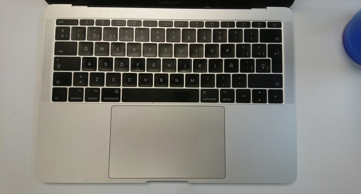 Presentan denuncia colectiva contra Apple por teclados defectuosos