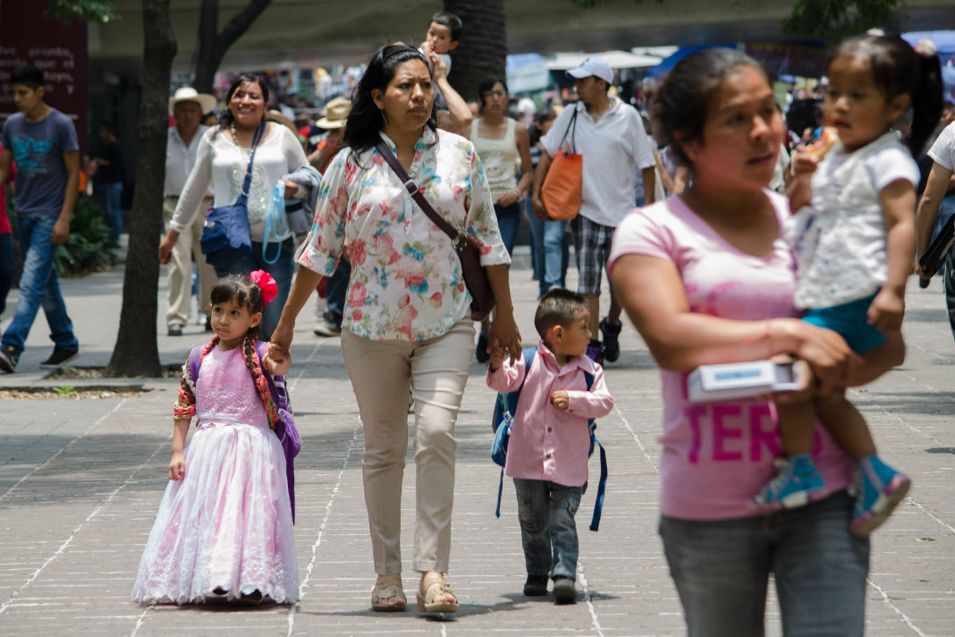 El 33 por ciento de las madres en México son solteras - madres