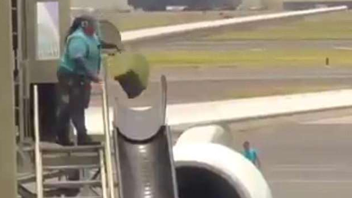 #Video Así maltratan maletas en aeropuertos