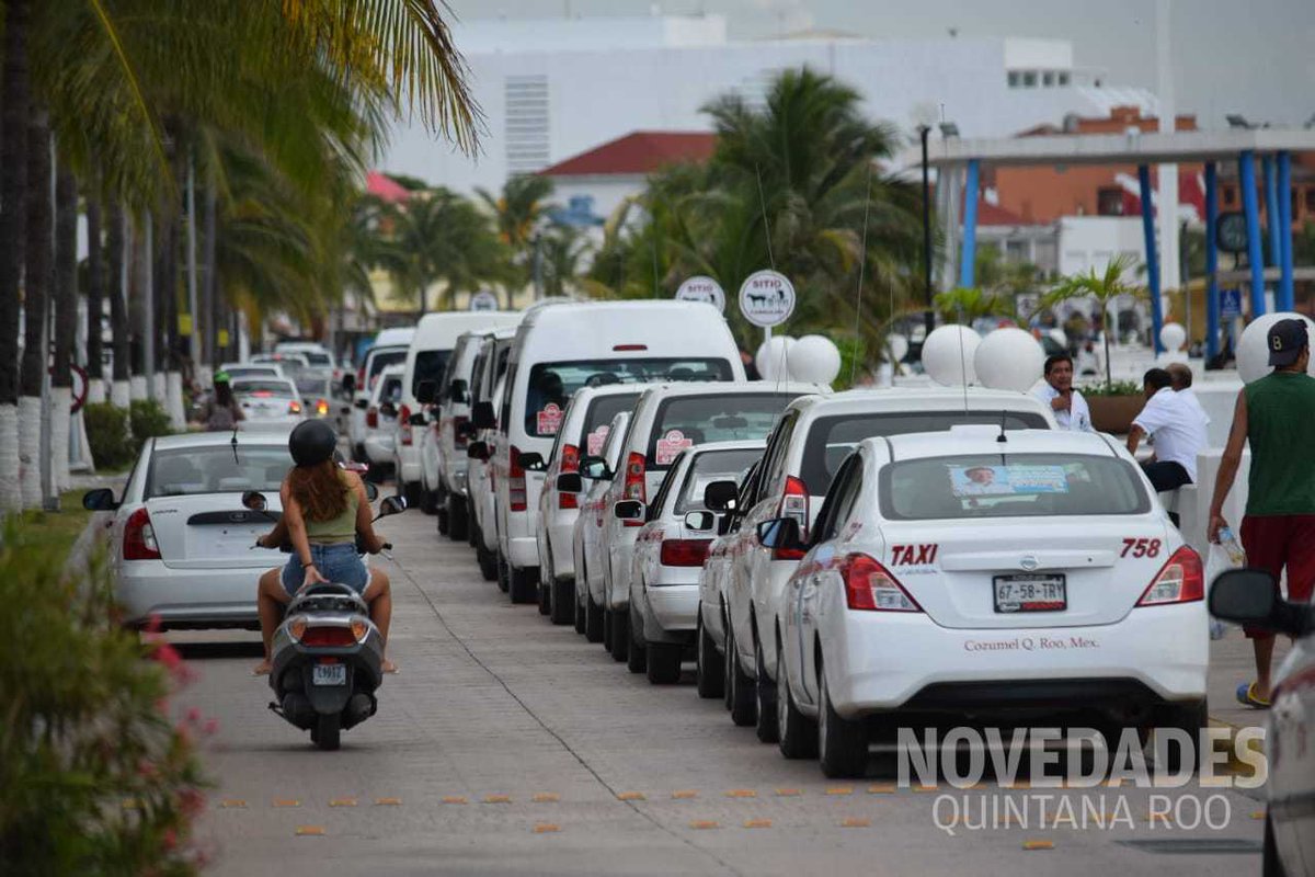 Taxistas paralizan Quintana Roo por ley de movilidad - manifestacion-taxistas-quintana-roo